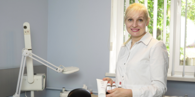 Лариса Демченко — косметологиня і розробниця українського бренду DeLav cosmetics для чутливої шкіри Лариса Демченко — косметологиня і розробниця українського бренду DeLav cosmetics для чутливої шкіри